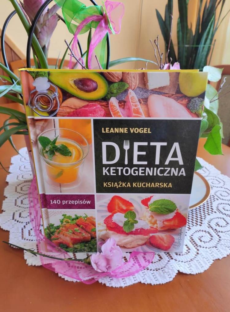 Dieta ketogeniczna. książka kucharska. 140 przepisów recenzja wpis